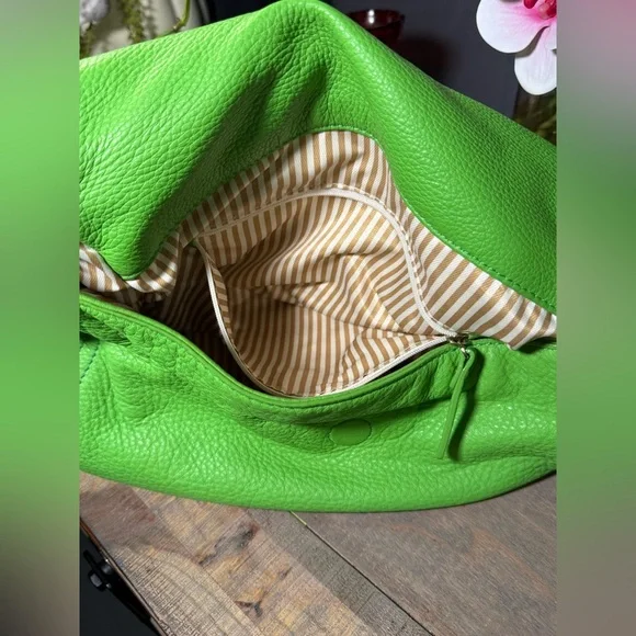 Kate Spade New York Cobble Hill Little Minka. Shamrock. Crossbody or handheld. - Picture 11 of 14